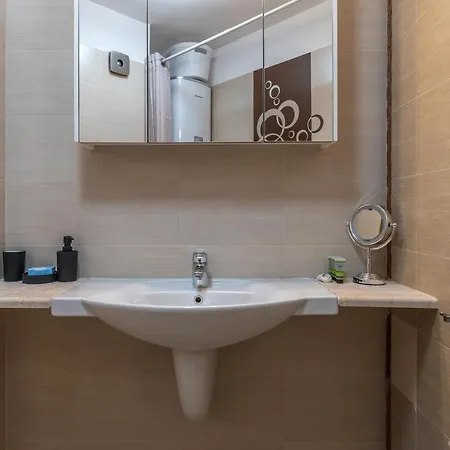 Stylish With A Big Terrace Next To The Park *