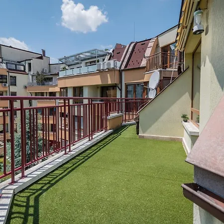 Stylish With A Big Terrace Next To The Park *