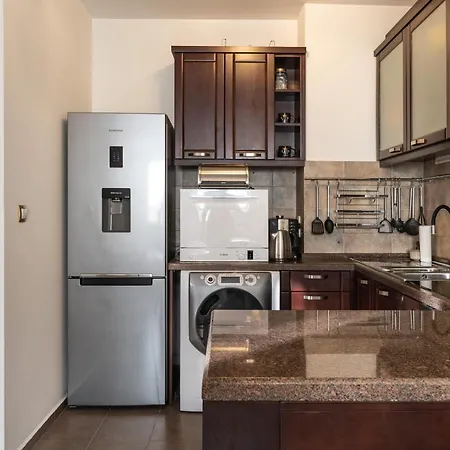 Stylish With A Big Terrace Next To The Park Apartment *