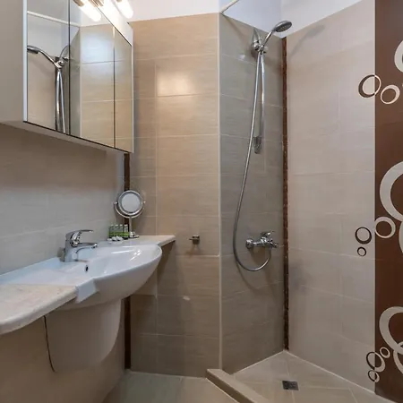 Stylish With A Big Terrace Next To The Park Apartment