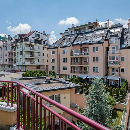 Stylish With A Big Terrace Next To The Park *